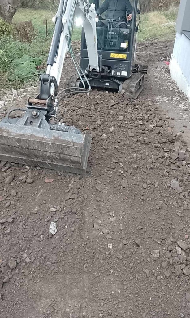 Výkopové práce minibagrem
